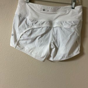 I am selling Lululemon short, size 4